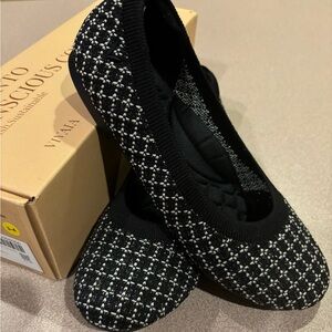 VIVAIA Black Tweed Shoe